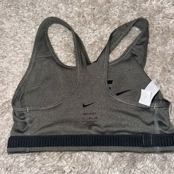 NWT Women’s Small Nike Dri-Fit Racerback Sports Bra Comfort Quick Dry Grey/Black - Picture 8 of 10
